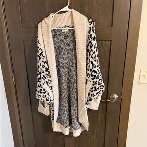 Elegant Cream and Black Patterned Cardigan